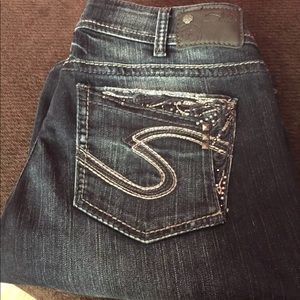 Silver jeans! Do not fit me. Ready to be loved!